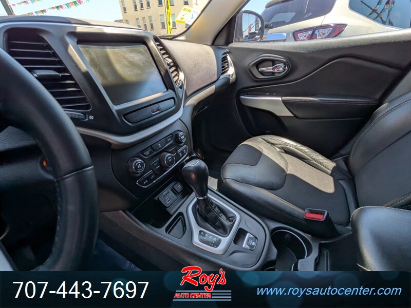 2018 Jeep Cherokee Latitude Plus - Photo 21 - Eureka, CA 95501
