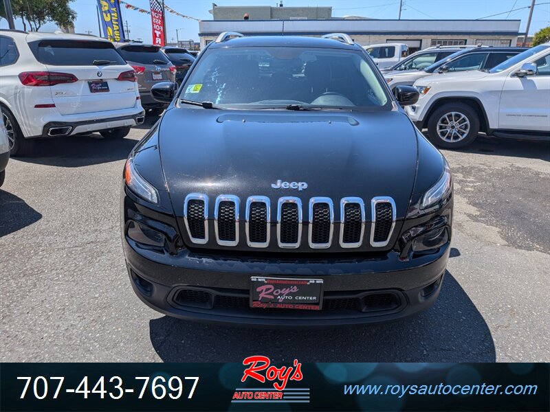 2018 Jeep Cherokee Latitude Plus - Photo 5 - Eureka, CA 95501