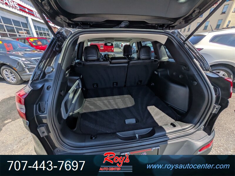 2018 Jeep Cherokee Latitude Plus - Photo 15 - Eureka, CA 95501