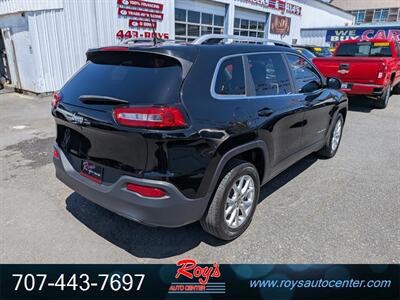 2018 Jeep Cherokee Latitude Plus - Photo 8 - Eureka, CA 95501