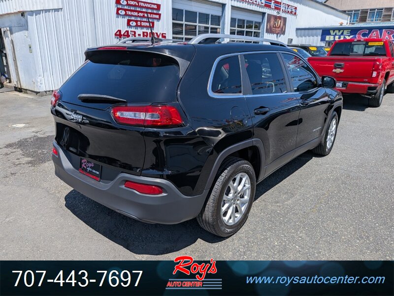 2018 Jeep Cherokee Latitude Plus - Photo 8 - Eureka, CA 95501