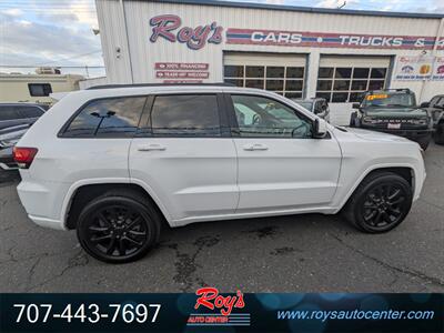 2018 Jeep Grand Cherokee Laredo  4WD - Photo 2 - Eureka, CA 95501