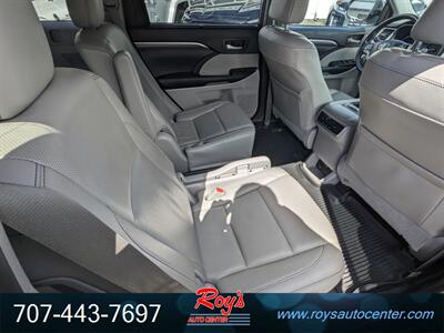 2019 Toyota Highlander Limited   - Photo 12 - Eureka, CA 95501