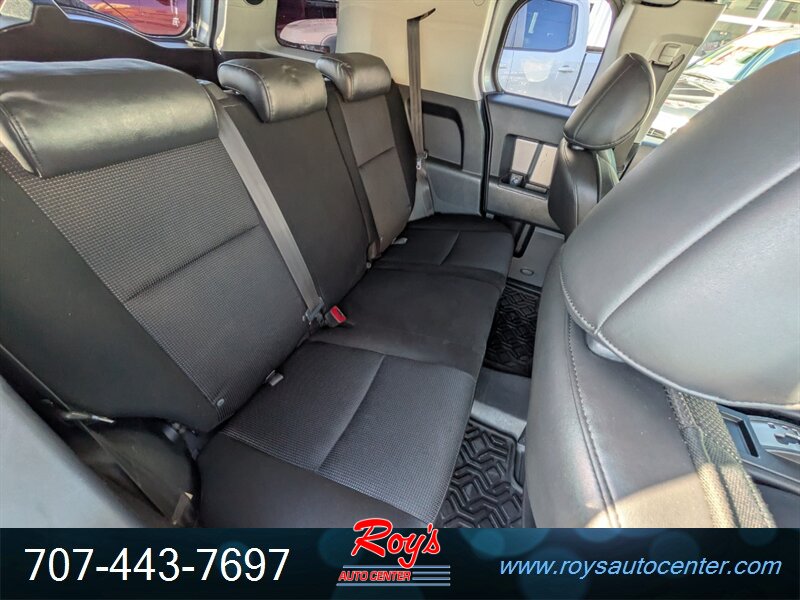 2007 Toyota FJ Cruiser 4dr SUV 4WD - Photo 16 - Eureka, CA 95501