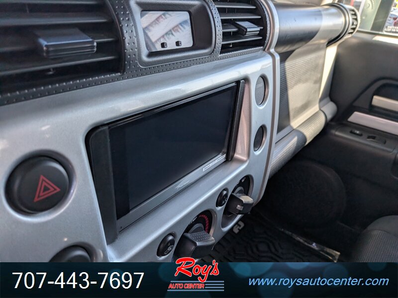 2007 Toyota FJ Cruiser 4dr SUV 4WD - Photo 25 - Eureka, CA 95501