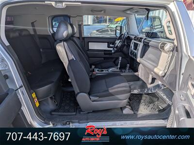 2007 Toyota FJ Cruiser 4dr SUV 4WD - Photo 12 - Eureka, CA 95501