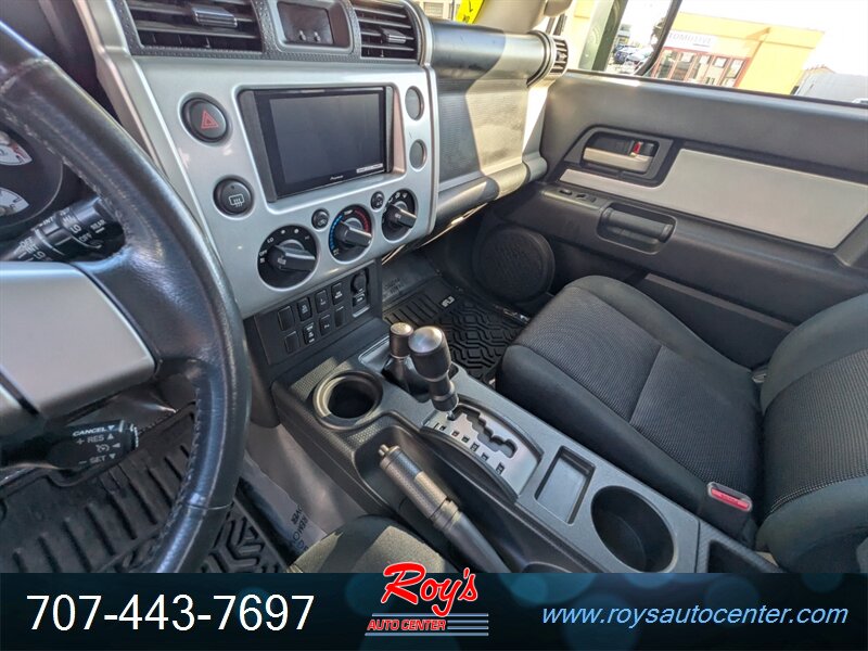 2007 Toyota FJ Cruiser 4dr SUV 4WD - Photo 21 - Eureka, CA 95501