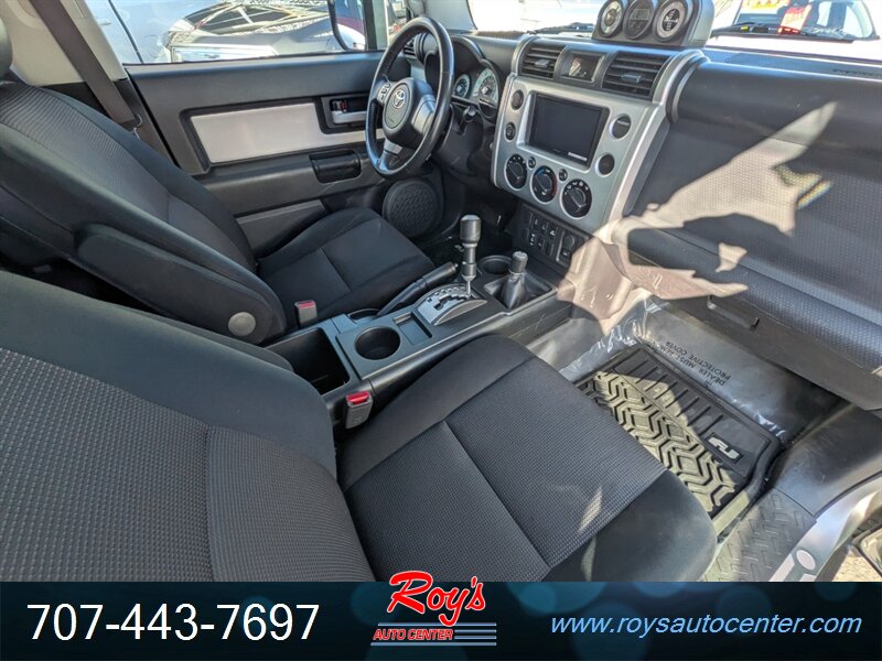 2007 Toyota FJ Cruiser 4dr SUV 4WD - Photo 14 - Eureka, CA 95501