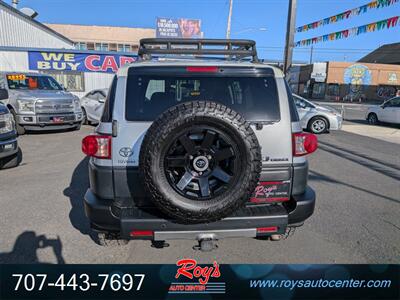 2007 Toyota FJ Cruiser 4dr SUV 4WD - Photo 8 - Eureka, CA 95501