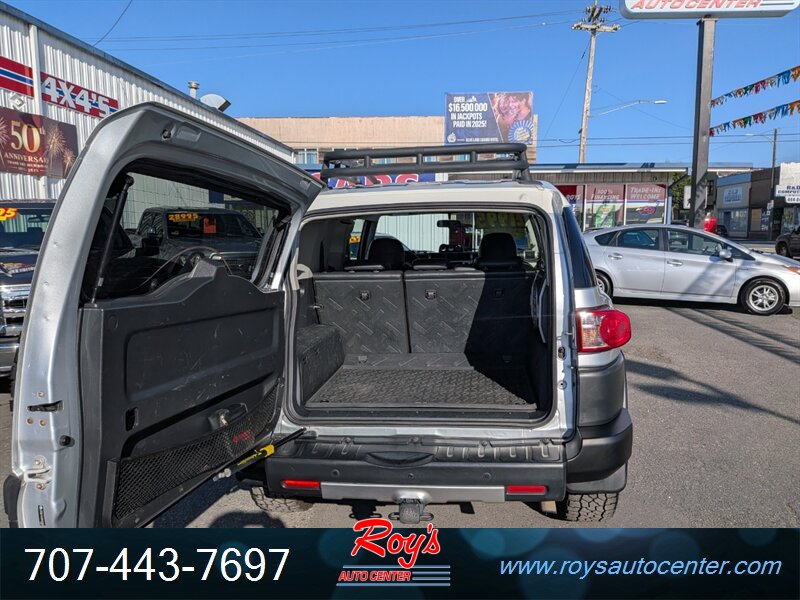 2007 Toyota FJ Cruiser 4dr SUV 4WD - Photo 18 - Eureka, CA 95501