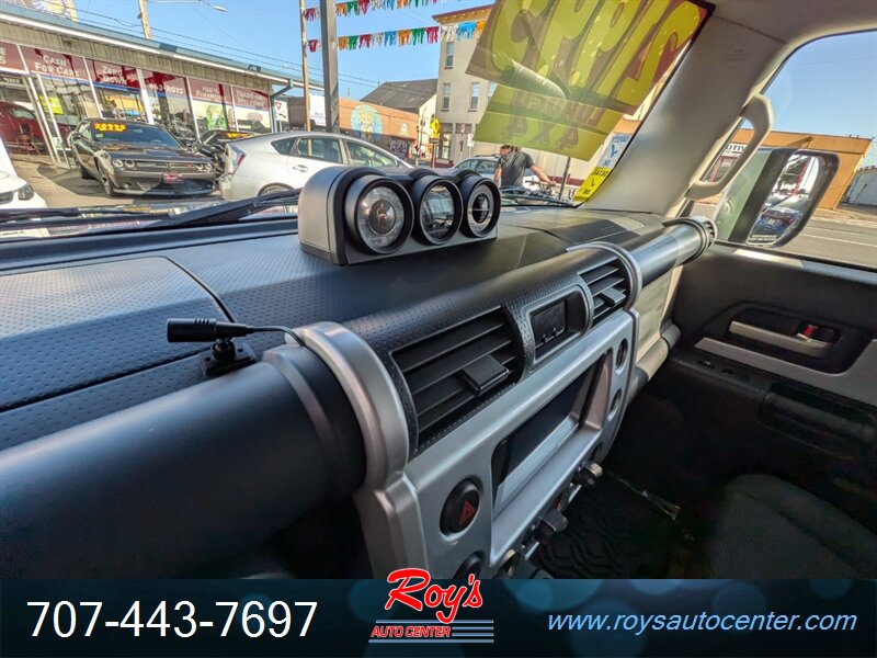 2007 Toyota FJ Cruiser 4dr SUV 4WD - Photo 22 - Eureka, CA 95501