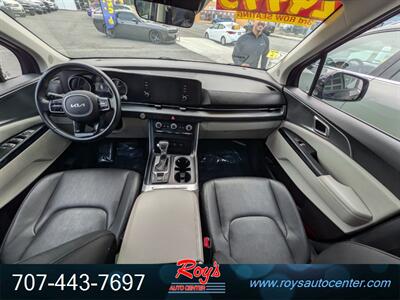 2022 Kia Carnival LX - Photo 11 - Eureka, CA 95501