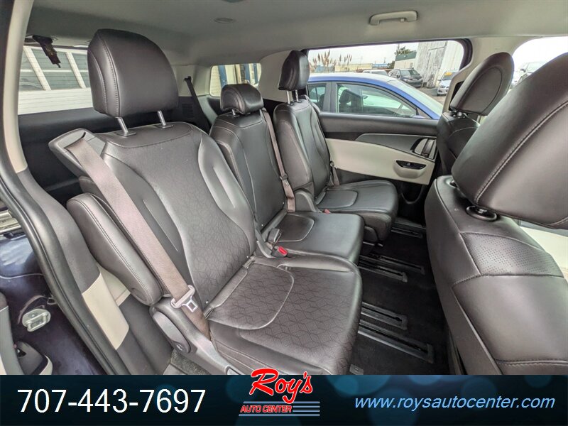 2022 Kia Carnival LX - Photo 9 - Eureka, CA 95501