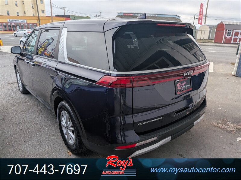 2022 Kia Carnival LX - Photo 4 - Eureka, CA 95501