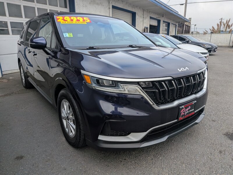 2022 Kia Carnival LX  