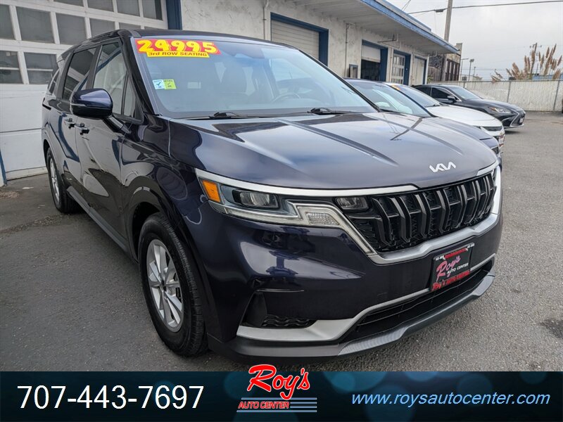 2022 Kia Carnival LX   - Photo 1 - Eureka, CA 95501