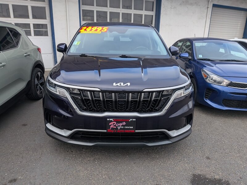 2022 Kia Carnival LX  