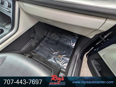 2022 Kia Carnival LX - Photo 8 - Eureka, CA 95501
