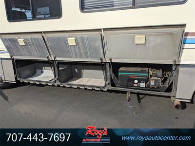 1995 Fleetwood Pace Arrow 33L Chassis XL   - Photo 12 - Eureka, CA 95501