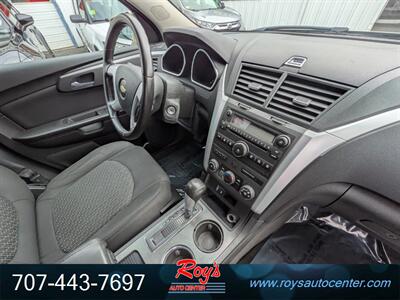 2012 Chevrolet Traverse LT  AWD - Photo 12 - Eureka, CA 95501