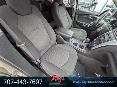 2012 Chevrolet Traverse LT  AWD - Photo 10 - Eureka, CA 95501