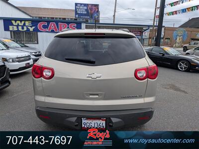 2012 Chevrolet Traverse LT  AWD - Photo 7 - Eureka, CA 95501