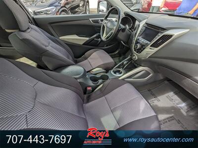 2013 Hyundai Veloster   - Photo 9 - Eureka, CA 95501