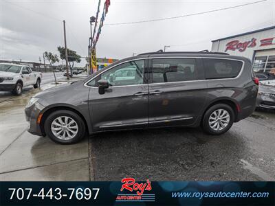 2017 Chrysler Pacifica Touring Plus   - Photo 4 - Eureka, CA 95501