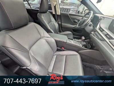 2021 Lexus ES300h - Photo 12 - Eureka, CA 95501