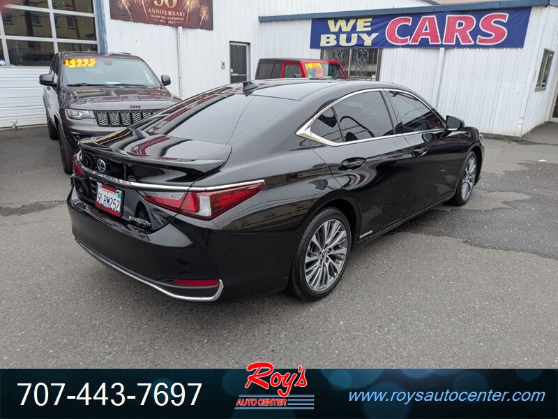 2021 Lexus ES300h - Photo 8 - Eureka, CA 95501