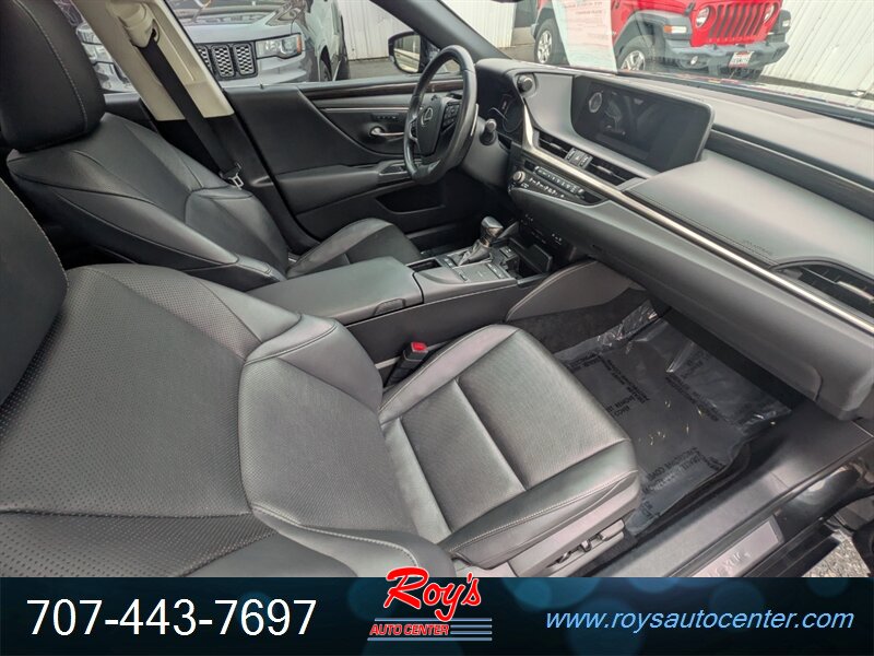 2021 Lexus ES300h - Photo 11 - Eureka, CA 95501
