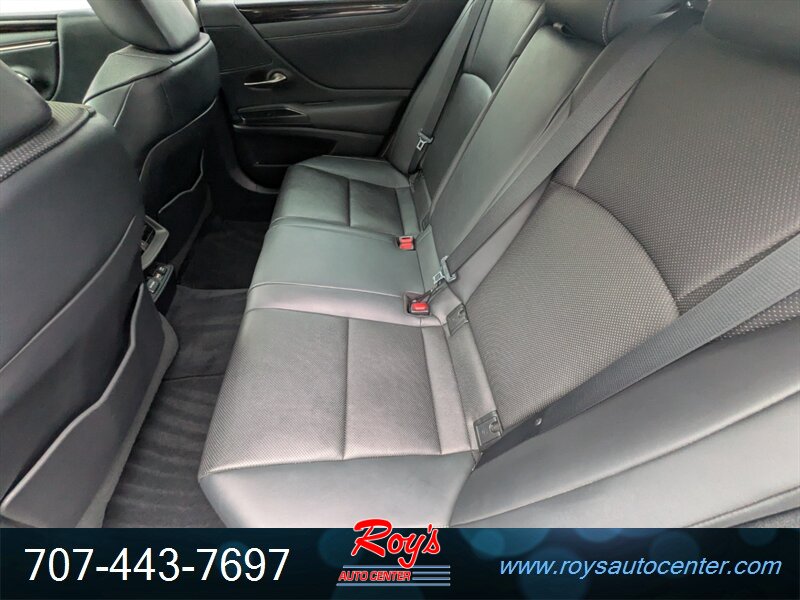2021 Lexus ES300h - Photo 17 - Eureka, CA 95501