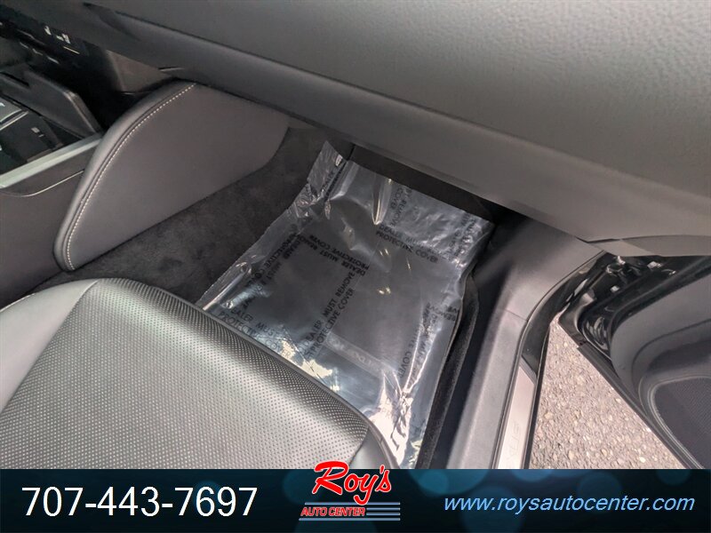 2021 Lexus ES300h - Photo 14 - Eureka, CA 95501