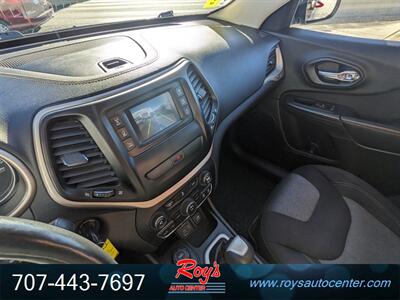2016 Jeep Cherokee Sport  4WD - Photo 11 - Eureka, CA 95501