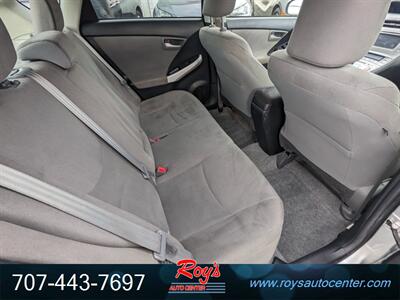 2015 Toyota Prius Three   - Photo 14 - Eureka, CA 95501