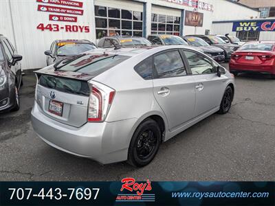 2015 Toyota Prius Three   - Photo 8 - Eureka, CA 95501