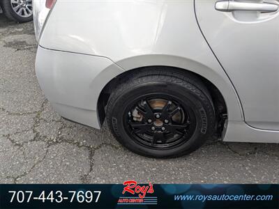 2015 Toyota Prius Three   - Photo 9 - Eureka, CA 95501