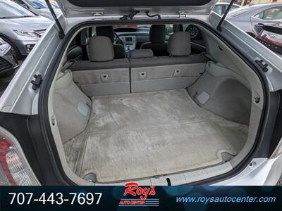 2015 Toyota Prius Three   - Photo 17 - Eureka, CA 95501