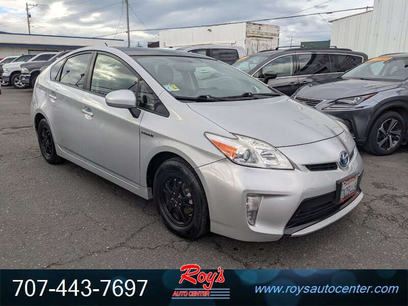 2015 Toyota Prius Three   - Photo 1 - Eureka, CA 95501