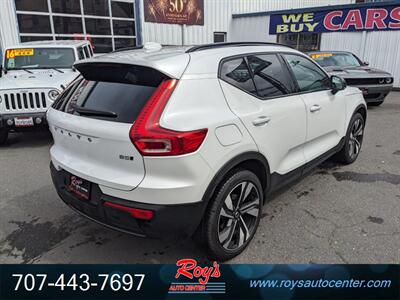 2025 Volvo XC40 B5 Plus Dark Theme  AWD - Photo 8 - Eureka, CA 95501