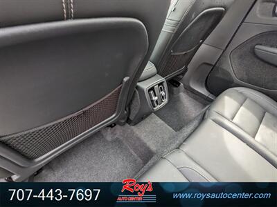 2025 Volvo XC40 B5 Plus Dark Theme  AWD - Photo 18 - Eureka, CA 95501