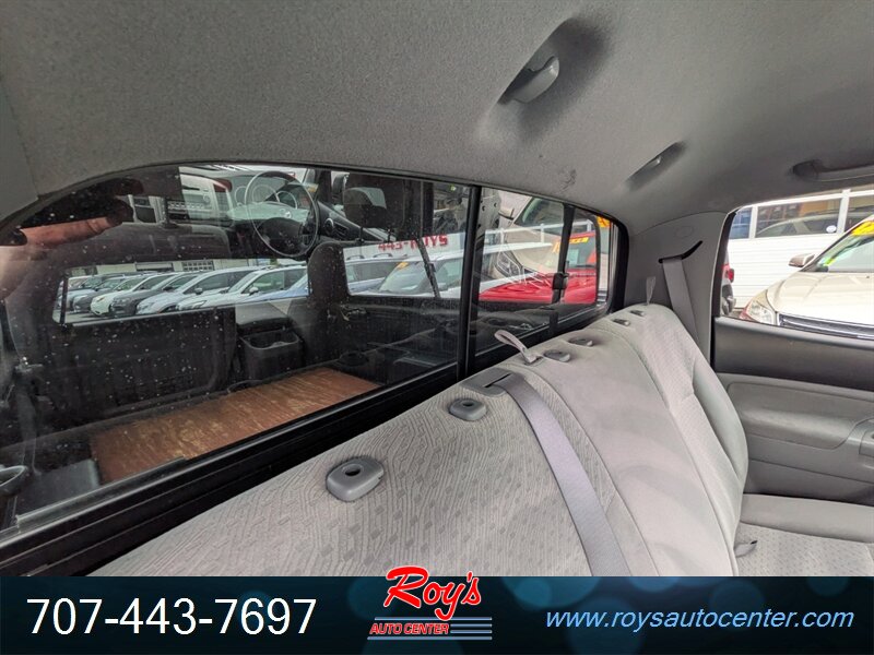 2005 Toyota Tacoma Double Cab V6 4WD - Photo 19 - Eureka, CA 95501