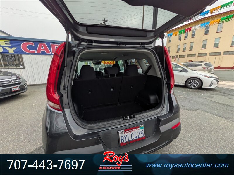 2022 Kia Soul LX - Photo 17 - Eureka, CA 95501
