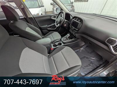 2022 Kia Soul LX - Photo 10 - Eureka, CA 95501