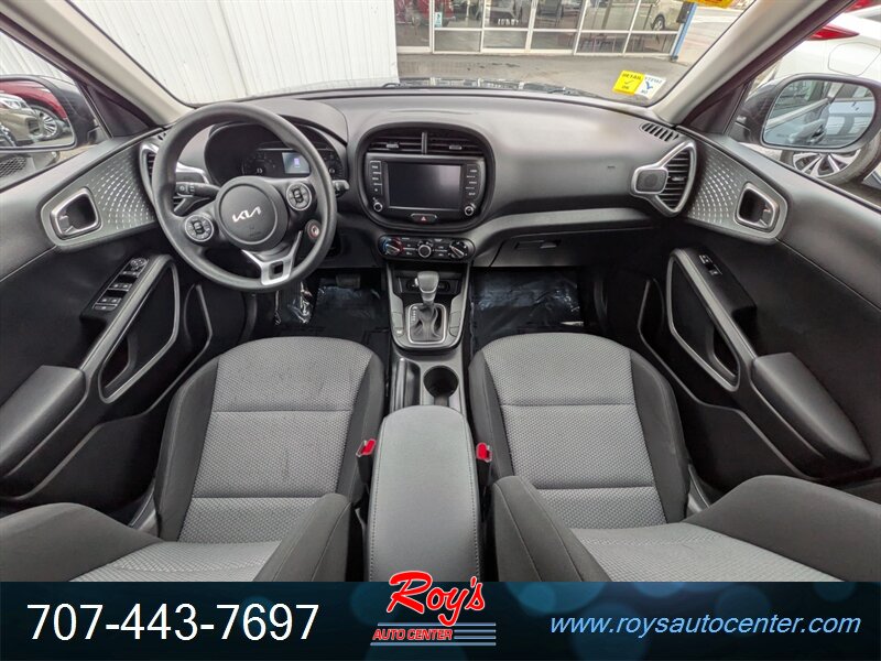 2022 Kia Soul LX - Photo 16 - Eureka, CA 95501