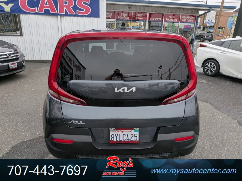 2022 Kia Soul LX - Photo 7 - Eureka, CA 95501