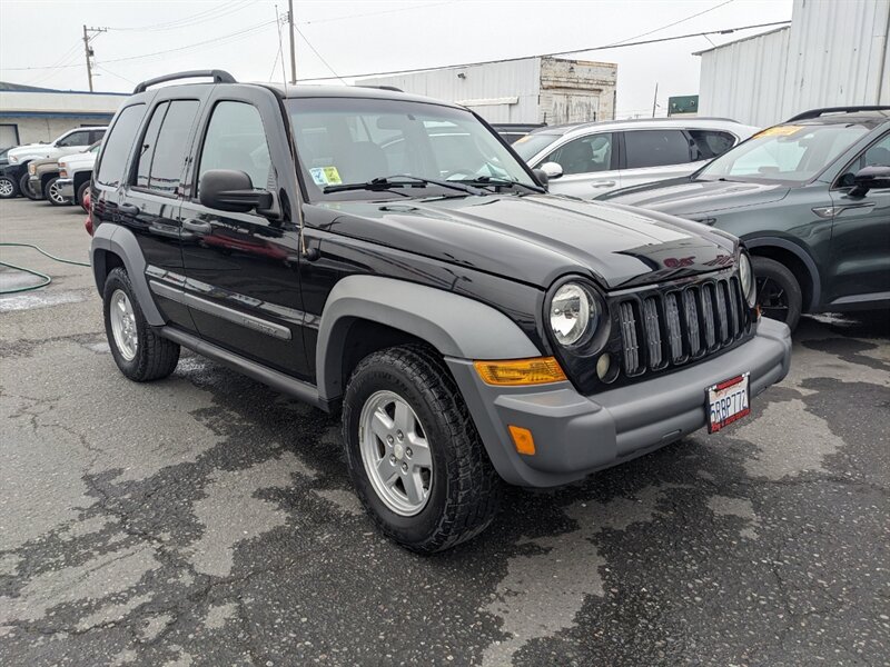 2005 Jeep Liberty Sport  4WD