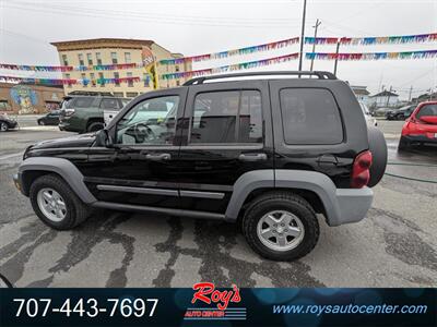 2005 Jeep Liberty Sport  4WD - Photo 4 - Eureka, CA 95501