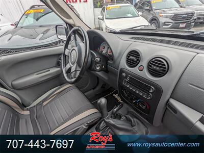 2005 Jeep Liberty Sport  4WD - Photo 11 - Eureka, CA 95501