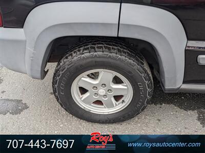 2005 Jeep Liberty Sport  4WD - Photo 9 - Eureka, CA 95501